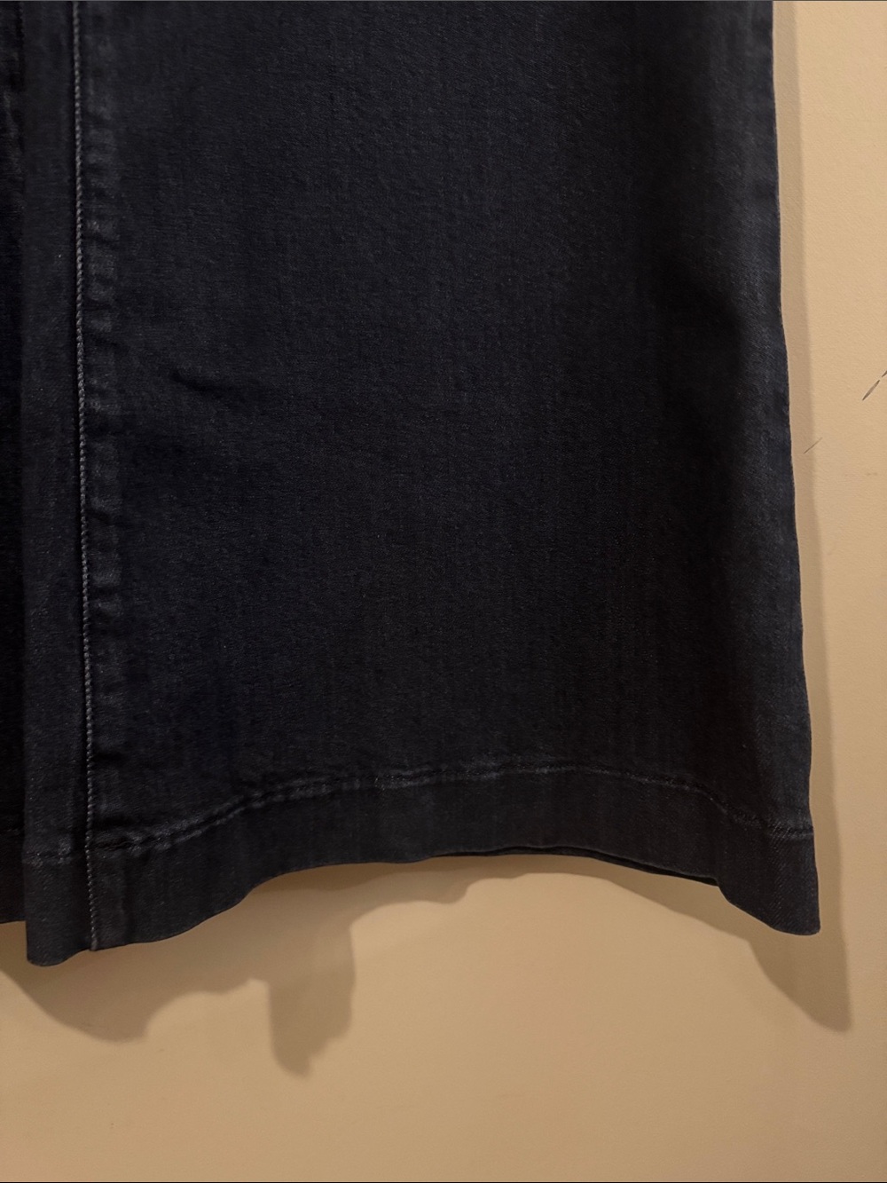 NWOT- Good American Good Legs Flare, solid size 26 - Picture 8 of 12
